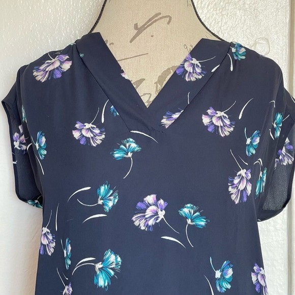 Banana Republic Womens Blouse Size XS Floral Artsy V Neckline Blue Office Wear - Picture 4 of 11